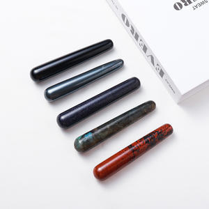 Varita de masaje de cristal de cuarzo, piedra natural, piedras curativas, venta al por mayor - Product Image 2