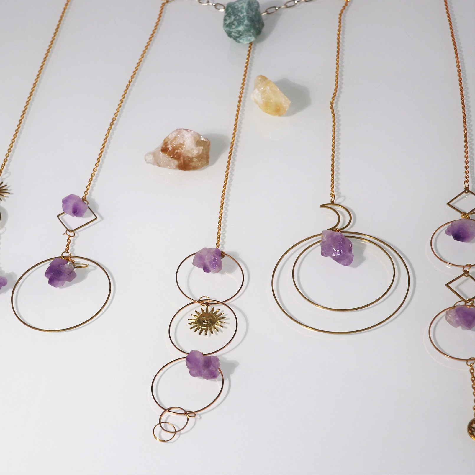 Оптовая продажа, натуральный кристалл, исцеляющая чакра, фаза Луны, Настенная подвеска, розовый кварц, Солнцезащитный Ловец