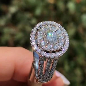 Anello di Diamanti F712 per Donna, Classico Anello di Fidanzamento con Diamante Naturale Taglio Brillante Rotondo, Colore G, Stile Halo con Diamanti Bianchi - Product Image 2