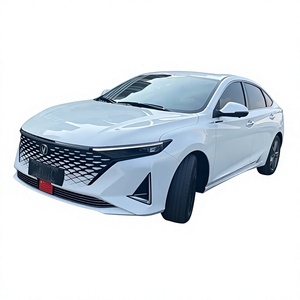 Voiture d'occasion 2023 2024 2025 Changan Raeton Plus Berline d'occasion Cham Fort Boîte de vitesses <span class=keywords><strong>automatique</strong></span> Sièges en cuir Acura - Product Image 1