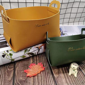 Cestini moderni in similpelle appesi personalizzati per biancheria - Product Image 5