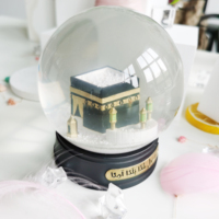 Globe à eau musulman Kaaba 100 mm personnalisé en résine et verre, boule à neige avec fleurs artificielles, modèle de décoration intérieure, thème musical, bâtiment