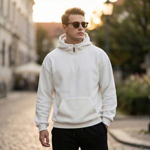 Nueva llegada: Sudadera con capucha de color liso con cremallera de 1/4, precio bajo, TKAN1032D, para hombre, de forro polar grueso, con bolsillo, estilo oversize, esencial. - Product Image 1