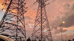 Verzinkte hochspannung 10-kV korrosions beständige Stahl konstruktion Elektrischer Übertragungs turm Winkel Stahlgitter turm - Product Image 5