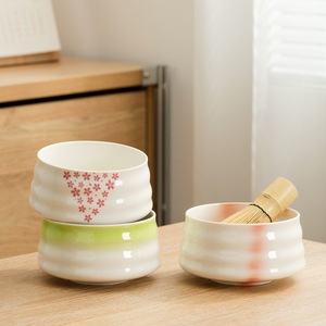 Juego de Té Matcha de Cerámica Japonesa Jalo con Batidor de Bambú, Soporte y Cuchara - Kit de Té Verde Matcha en Polvo de Diseño Moderno - Product Image 4