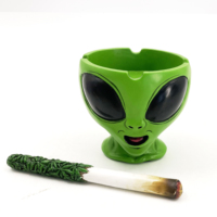 Cendrier alien en résine en forme de polyrésine avec logo personnalisé, accessoires pour fumer, décoration de la maison, prêt à être expédié