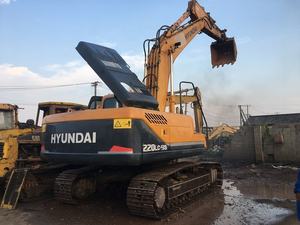 รถขุดไฮดรอลิกมือสองยี่ห้อฮุนได รุ่น 220lc 210 240 260 แบบตีนตะขาบ สำหรับขาย - Product Image 2