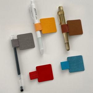 Porte-stylo auto-adhésif élastique pour ordinateur portable et tablette, accessoire en cuir PU avec boucle pour stylo, pour carnets et cadeaux promotionnels - Product Image 2
