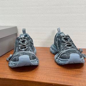 รองเท้าผ้าใบดีไซน์เนอร์สำหรับผู้หญิง ประดับด้วยคริสตัล รองเท้าผ้าใบแฟชั่นแบบสวมพื้นนุ่ม รองเท้าลำลองสำหรับเดินเล่นและเล่นกีฬาสำหรับผู้ชาย - Product Image 3