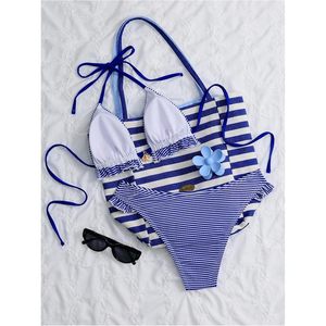 FOXA Ensemble bikini rayé 2 pièces pour femme, haut à bretelles avec bordure à volants, maillot de bain string - Product Image 2