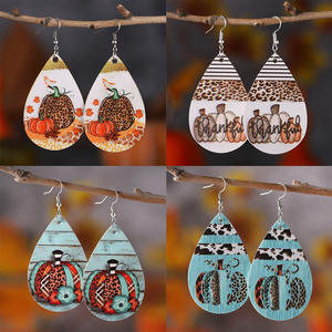 ต่างหูหนังเทียมสำหรับผู้หญิง882 Uionen ใหม่ต่างหูรูปใบเมเปิ้ลลายเสือดาวฟักทอง - Product Image 4