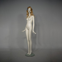 Mannequin féminin réaliste et sexy en gros, grand modèle, avec perruques, en matériau FRP, avec tête en verre trempé, base européenne originale