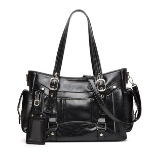 Sac fourre-tout grande capacité au design épuré et audacieux, polyvalent, style motard, minimaliste, sac à bandoulière et sac porté épaule - Product Image 6
