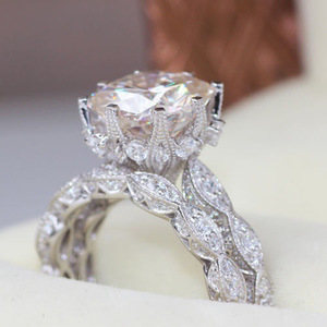 Set di anelli a due pezzi con pietra rotonda lucida, elegante stile fidanzamento, gioielli da donna impilabili per tutti i giorni, regalo - Product Image 1