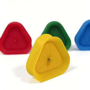 Triangle Card Holder Plastic Poker Game Clamp Yellow One Size For Tabletop Games - Product Image 4
