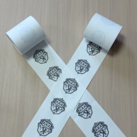 Rouleaux de papier thermique pour reçus avec marque et emballage personnalisés