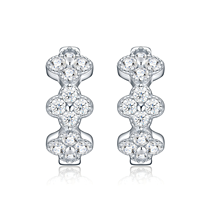 Anting Hoop Perak Sterling S925 Berhiaskan Bunga Clover dan Moissanite Penuh, Anting Floral untuk Wanita, Cocok untuk Sehari-hari & Pesta