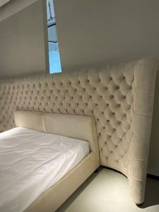 Tête de lit double en velours beige luxueux, cadre de lit king size moderne en bois pour chambre à coucher - Product Image 2