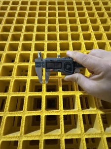 Suelo <span class=keywords><strong>de</strong></span> cubierta Resistencia al fuego al aire libre Características Precio razonable Fibra <span class=keywords><strong>de</strong></span> vidrio <span class=keywords><strong>Placa</strong></span> <span class=keywords><strong>de</strong></span> alta resistencia con rejilla FRP antideslizante - Product Image 3