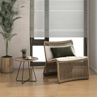 Ensemble trois pièces moderne et minimaliste en rotin pour extérieur, avec structure en alliage d'aluminium, canapés et fauteuils en corde tressée amovibles et remplaçables pour vérandas