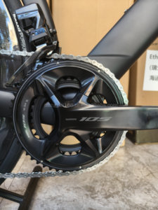 Bicicleta de Carretera TT 700C Triathlon WheelTop TX 24 Velocidades con Cambio Electrónico SHIMANO 105, Frenos de Disco Hidráulicos y Ruedas de Carbono - Product Image 4