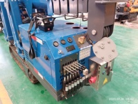 Verrou de stationnement mécanique pour maintien en pente sans pression hydraulique pour grue araignée