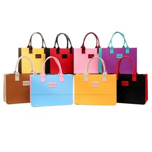 حقيبة نسائية كبيرة السعة موديل 2025 بتصميم جديد ورائج قابلة للتخصيص، حقيبة تخزين كبيرة من اللباد مع وشاح وشعار - Product Image 5