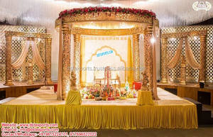 El Mejor Conjunto de Mandap para Bodas de Bollywood en EE. UU., Elegante Mandap Blanco y Dorado para Bodas de Bollywood, Gran Mandap Rajwada para Bodas Maharani, Nueva York - Product Image 4