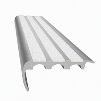 Profilés de marche d'escalier en aluminium modernes et commerciaux pour extérieur, pour la sécurité des escaliers, en stock en gros