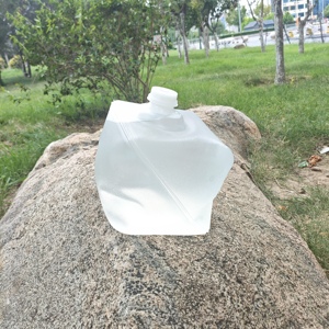Bon marché Prix <span class=keywords><strong>10L</strong></span> 20L Seau Cubitainer en plastique Bon joint Aucune fuite Jerry Can pliable <span class=keywords><strong>avec</strong></span> trous <span class=keywords><strong>Robinet</strong></span> sans poignée dans la boîte - Product Image 2