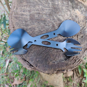 Décapsuleur créatif Ace Spade en acier inoxydable 18x4cm, style carte de crédit, design plat, fabriqué à Yangjiang - Product Image 3