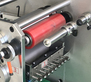 On Running Color Registration <span class=keywords><strong>Flexo</strong></span> Wash Care Máquina de impresión de etiquetas/Máquina de impresión de etiquetas de prendas para cinta de satén - Product Image 4
