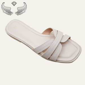 Fashionable and Popular Casual Women's Sandals and Slippers Summer Lightweight Women's <b>Soft</b>-<b>soled</b> Sandals Slippers Comfortable - Product Image 2