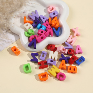 160 Pezzi <span class=keywords><strong>di</strong></span> <span class=keywords><strong>Perline</strong></span> in <span class=keywords><strong>Plastica</strong></span> per Catene <span class=keywords><strong>di</strong></span> Telefoni, Acrilico Placcato UV Iridescente, Foro Grande 20mm, <span class=keywords><strong>Perline</strong></span> con Lettere dell'Alfabeto - Product Image 4
