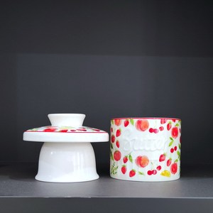 Nueva llegada: Plato de mantequilla de cerámica con diseño de frutas frescas y tapa, recipiente para guardar mantequilla para uso doméstico y en restaurantes. - Product Image 5