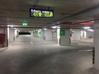 Tenet TED-7021 layar panduan parkir LED dalam ruangan menampilkan ruang tersedia untuk banyak peralatan parkir