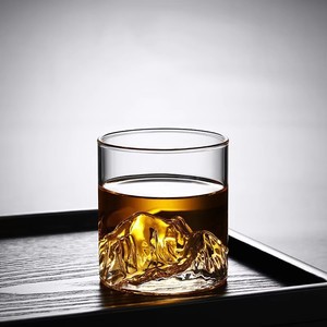 Verre à whisky personnalisé de 180 ml, design moderne fait main, sans BPA, écologique, pour admirer la vue sur les montagnes - Product Image 2