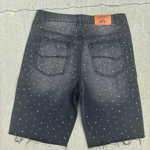 Pantalones cortos vaqueros desgastados con logotipo de diamantes de imitación de alta calidad personalizados para hombre Pantalones cortos vaqueros Vintage con diamantes de imitación - Product Image 2