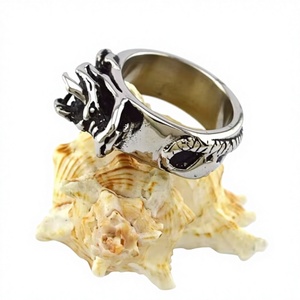 Anello Unisex in Acciaio Inossidabile Stile Vintage Orientale Antico, con Drago Intagliato e Placcato Oro, Ecologico - Product Image 1