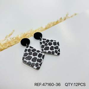 Boucles d'oreilles pendantes en résine acrylique, motif léopard noir et blanc, forme carrée, bijoux de mode pour femmes, 12 pièces - Product Image 1