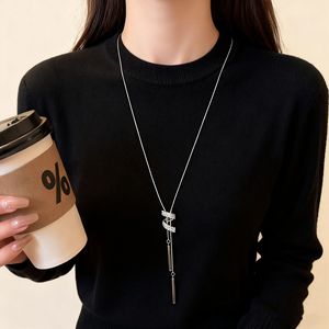 Sweater Chain For Women Geometric U-Shaped Design Claw Setting Daily Wear Fashion Accessory - Product Image 4
