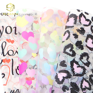 0,5 MM de espesor amor en forma de corazón patrón impreso brillo brillante PVC brillo gelatina tela de vinilo para lazos cartera bolsas - Product Image 1