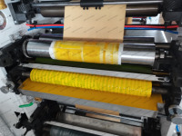 Mesin Cetak Flexo Pengering UV Pemotong Die Label Stiker Film Kertas Perekat Warna 320mm 2 3 4 5 6
