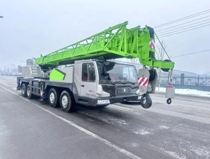 Grúa de camión móvil Zoomlion ZTC500V QY50V usada, capacidad de 50 toneladas, bomba de motor de caja de cambios Kato Core, altura de elevación de 61M, buen precio de venta - Product Image 4