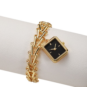 Nuevo reloj de pulsera con cadena triangular para mujer, reloj cuadrado pequeño de diseño de alta gama al por mayor para mujer - Product Image 6