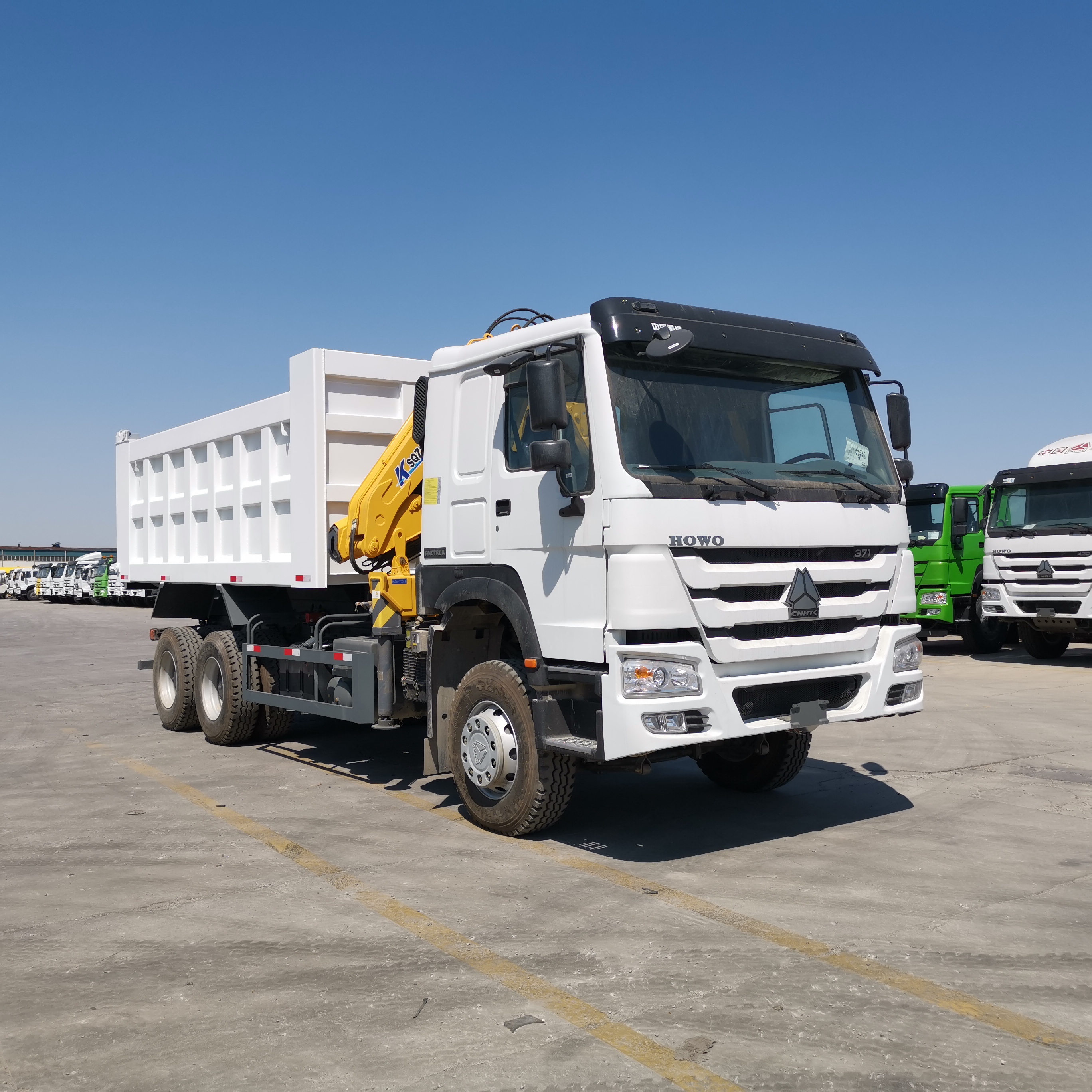 Sinotruck Howo 6X4 20 Ton Truk Sampah dengan Derek Truk Derek Terpasang Derek