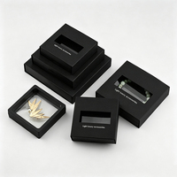 Boîte à bijoux flottante creuse en film PE, présentoir anti-ternissement en carton noir pour bagues, boucles d'oreilles, bracelets – Fabricant