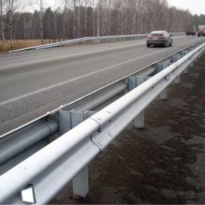 Barrière de sécurité routière en acier galvanisé, barrière de sécurité routière en acier ondulé W, barrière anti-collision pour autoroute - Product Image 2