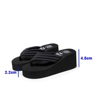 Sandales compensées à plateforme pour femmes avec strass étoile, bride perlée, semelle épaisse, style tongs, chaussures de plage, logo personnalisé, vente en gros