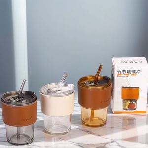 แก้วกาแฟพร้อมฝาและหลอดดูด ขนาด 12 ออนซ์ แก้วกาแฟใสแบบใช้ซ้ำได้ แก้วเก็บความร้อน แก้วหนัง ของขวัญโปรโมชั่นแบบกำหนดเอง - Product Image 3